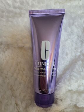 Clinique Take The Day Off Facial Cleansing Mousse With Hyaluronic Acid + Glycer